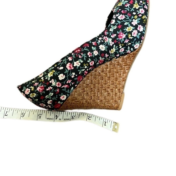 UNLISTED by Kenneth Cole black with floral print - Picture 4 of 6